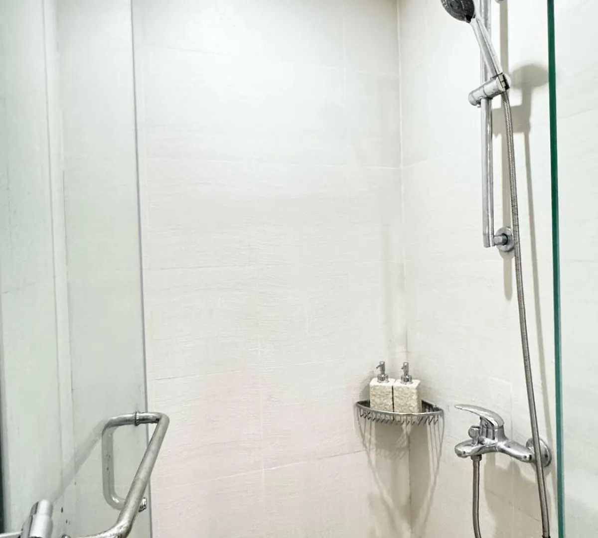Revibe Staycation Manila 0*, Paranaque City