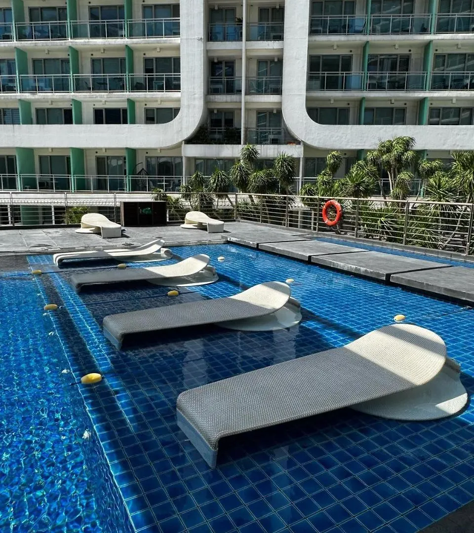 Revibe Staycation Manila Aparthotel