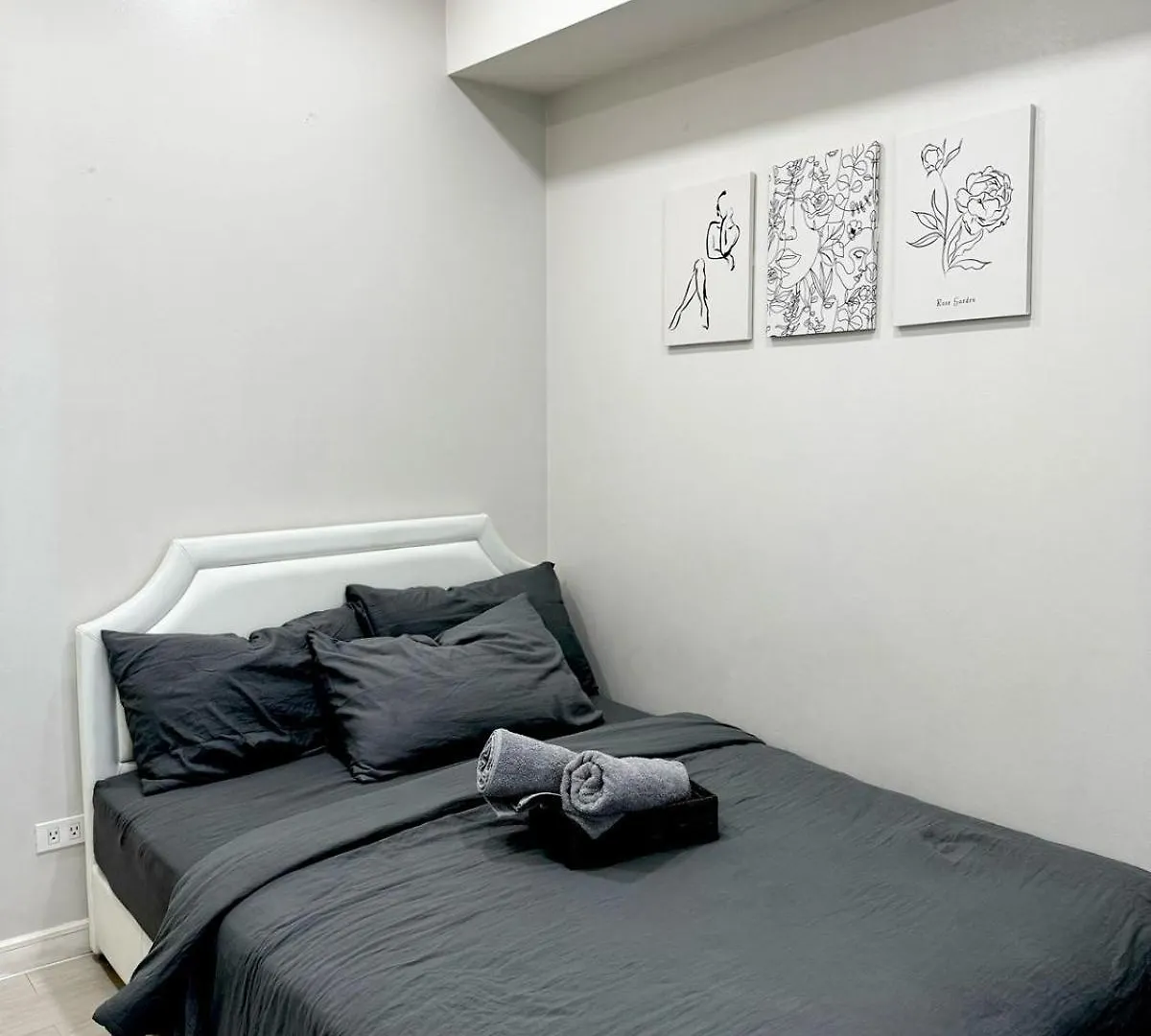 Revibe Staycation Manila 0*, Paranaque City